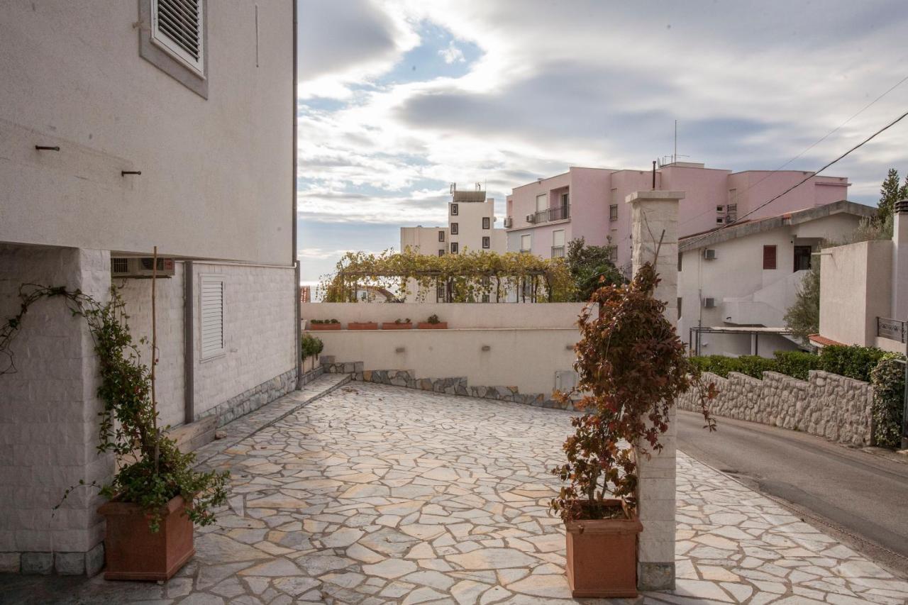 Apartment-Hotel Vila Petrovic-Becici Budva Exterior photo